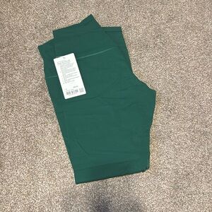 BRAND NEW Lululemon Align Leggings. Color Evergreen with tags